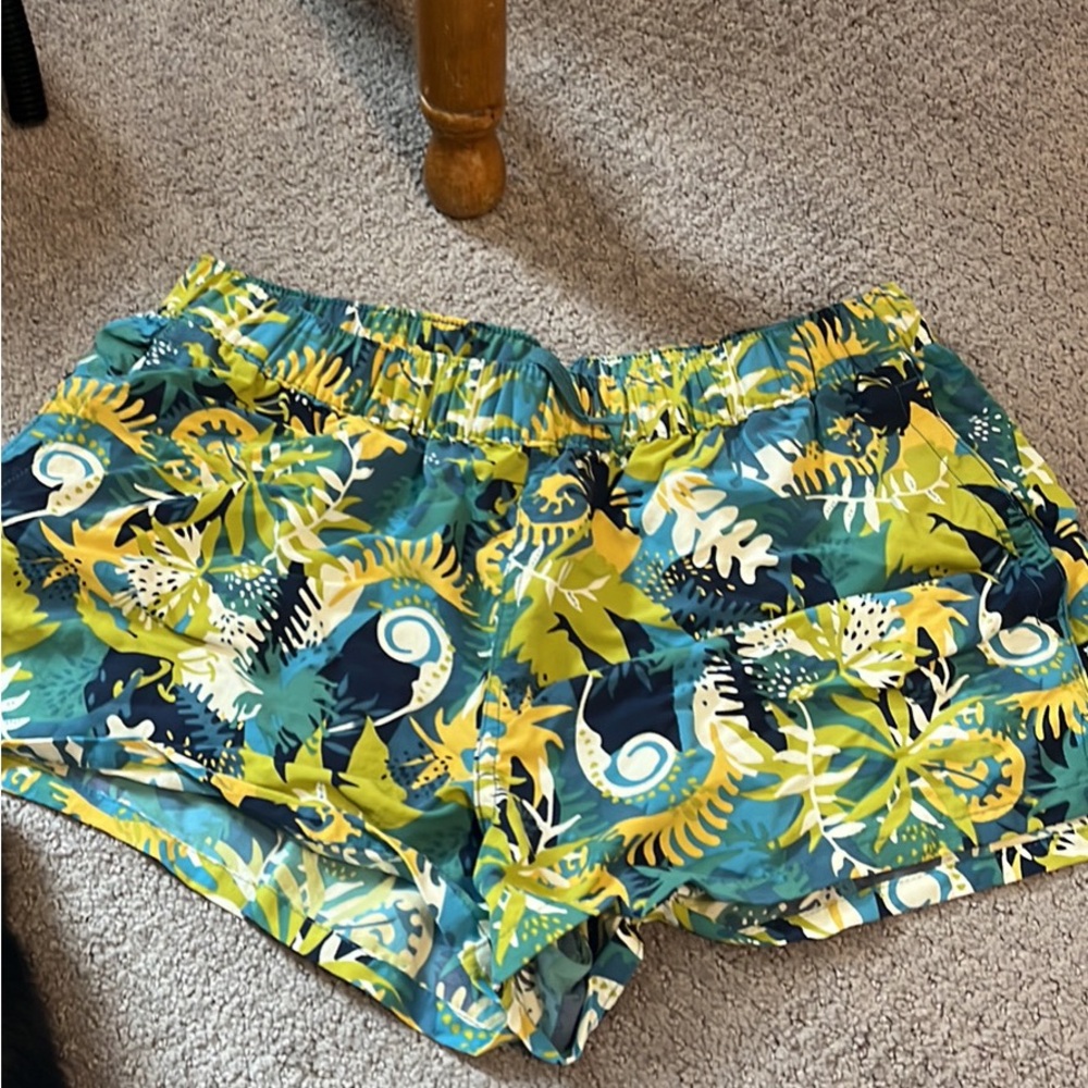 Patagonia Baggies - women’s size M